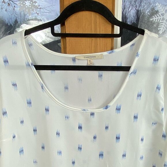 41 Hawthorn Sybill Wm’s Sz XL White Blue Abstract Print Chic Scoop Neck Blouse - Picture 2 of 5